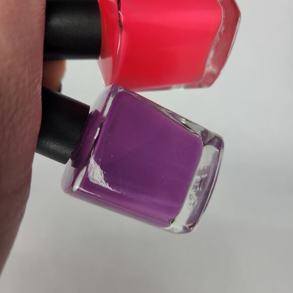 LOT of 2 NEW Serum No 5 Nail Polish "Ultra Violet" & "I Gleam in Pink" GLOW NEON - Picture 7 of 10